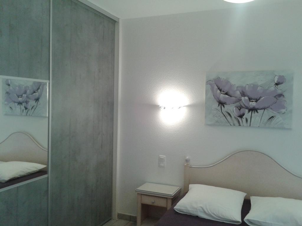 Chambres "Blanches" , Batiment Secondaire Hotel La Caravelle, Vue Jardin Biscarrosse-Plage Ruang foto