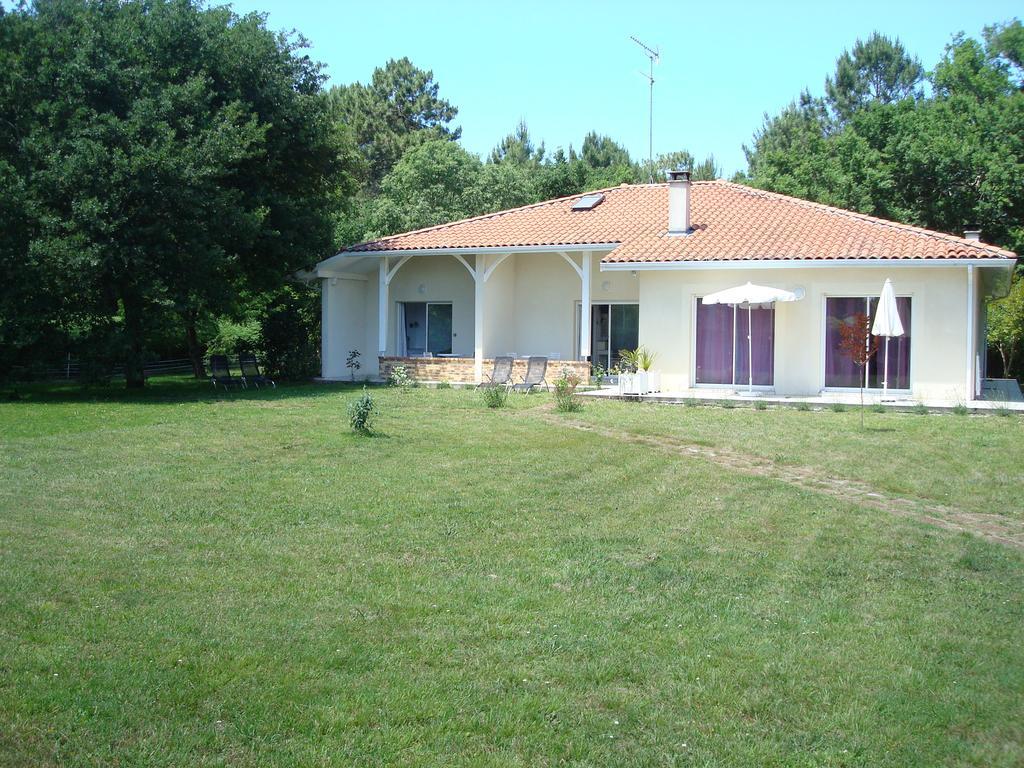Chambres "Blanches" , Batiment Secondaire Hotel La Caravelle, Vue Jardin Biscarrosse-Plage Bagian luar foto
