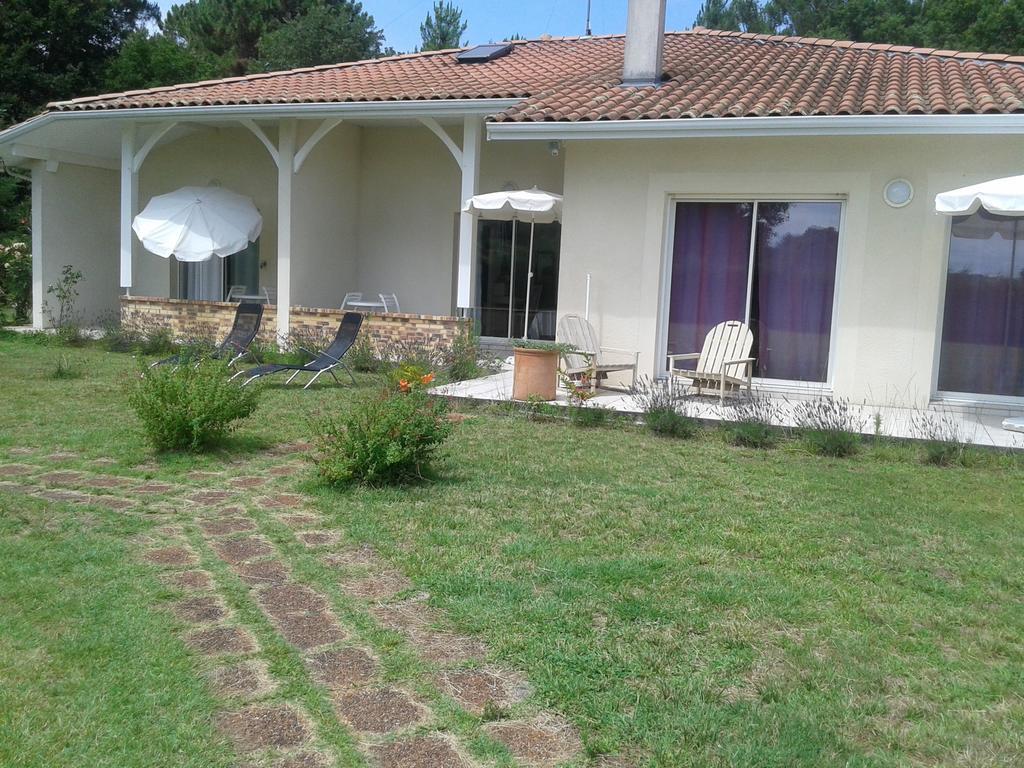 Chambres "Blanches" , Batiment Secondaire Hotel La Caravelle, Vue Jardin Biscarrosse-Plage Bagian luar foto